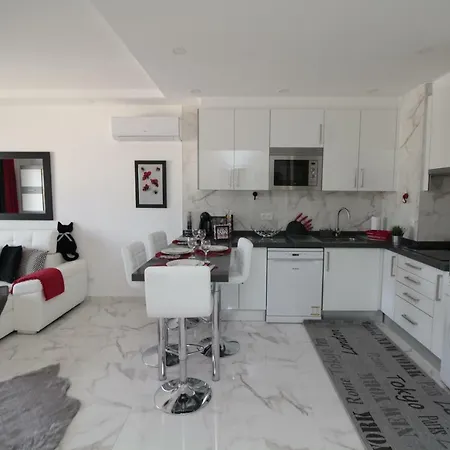 Panorama Rocha Red Apartment Portimao